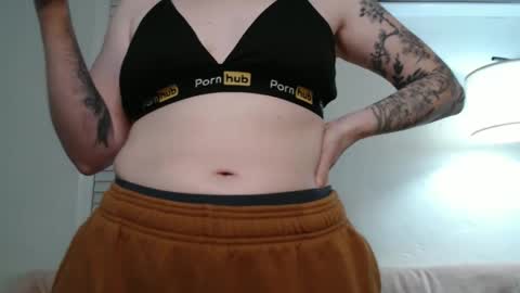 Ellie Rowyn online show from October 9, 3:01 am