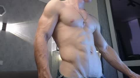 elliot_muscle04 online show from July 26, 5:43 pm