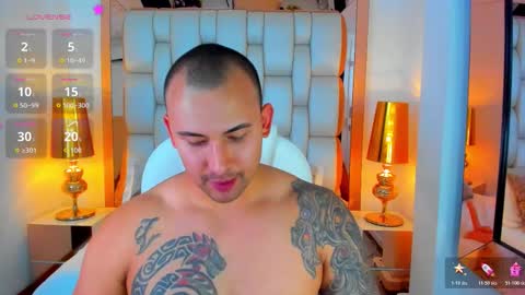 E L L I O T    V E L E Z online show from March 2, 8:48 pm