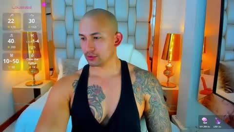 E L L I O T    V E L E Z online show from February 9, 8:22 pm