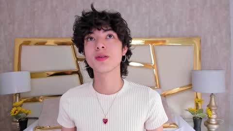 elliotvolkov online show from December 19, 5:30 pm