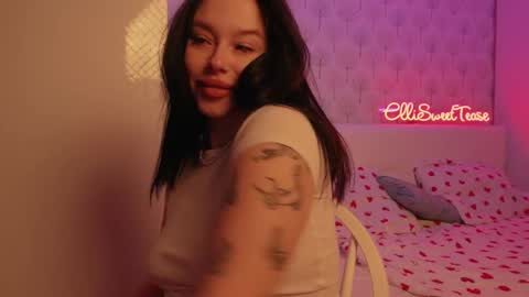 ElliSweettease online show from October 6, 2:18 am