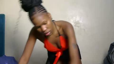 elllanna online show from June 19, 1:33 am