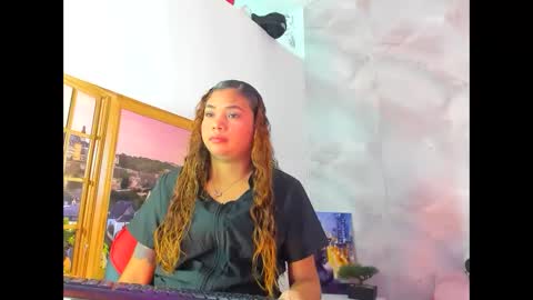 ellybloom online show from April 5, 2:03 pm