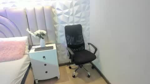 Ellye online show from July 24, 11:18 am