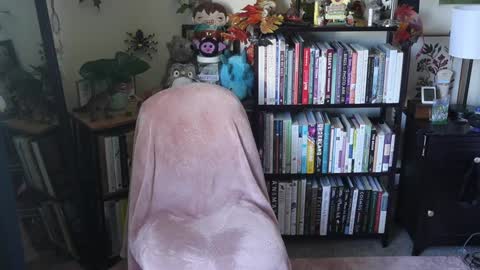 Elly Naomi online show from October 26, 5:01 pm