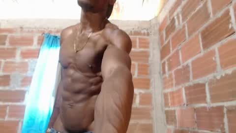 elmiltonnjakee online show from May 6, 6:36 pm