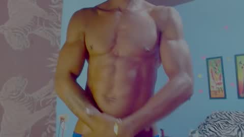 elmiltonnjakee online show from February 3, 6:22 am