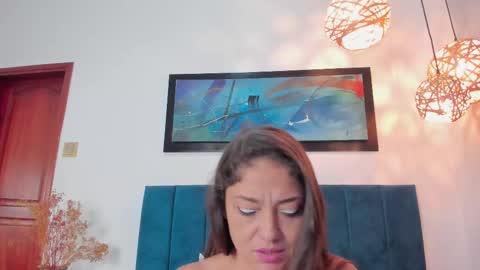 Snapshot of eloisequinn chatting on October 6, 2:02 pm EloiseQuinn online show from October 6, 2:02 pm