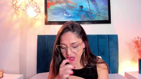 Snapshot of eloisequinn chatting on October 21, 1:27 pm EloiseQuinn online show from October 21, 1:27 pm
