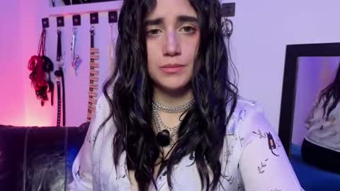 elowen_halley1 online show from February 19, 10:20 pm