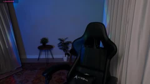 Snapshot of elsie_ginger chatting on September 26, 8:50 pm Elsie online show from September 26, 8:50 pm