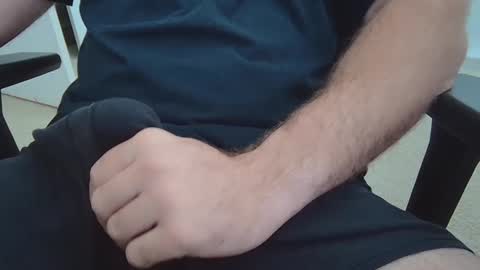 Snapshot of eltanke2206 chatting on December 4, 2:42 pm alexgarg online show from December 4, 2:42 pm