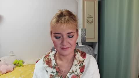 Elvira online show from December 3, 6:21 am