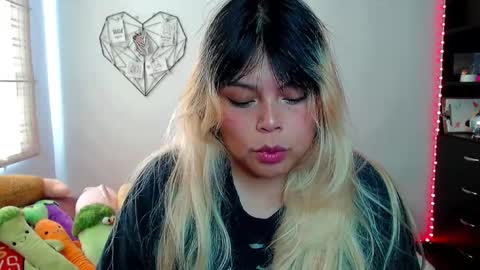 Ely online show from November 18, 3:15 pm