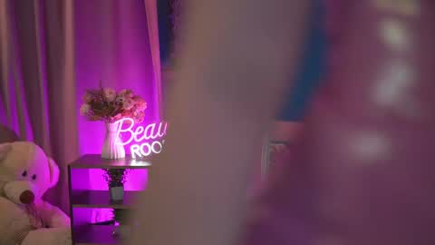 Elyssa online show from March 13, 7:50 pm