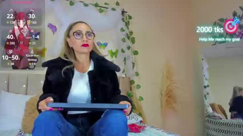 Snapshot of ema_garciaa chatting on March 8, 2:30 pm ema garcia  online show from March 8, 2:30 pm