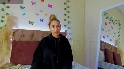 Snapshot of ema_garciaa chatting on October 18, 12:31 pm ema garcia  online show from October 18, 12:31 pm