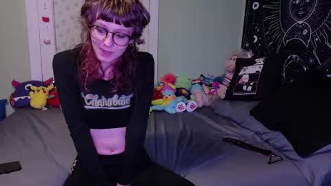 Embersburningup online show from February 2, 12:52 am