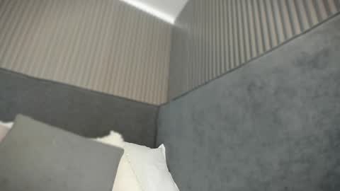 emelie_89 online show from May 2, 11:38 am