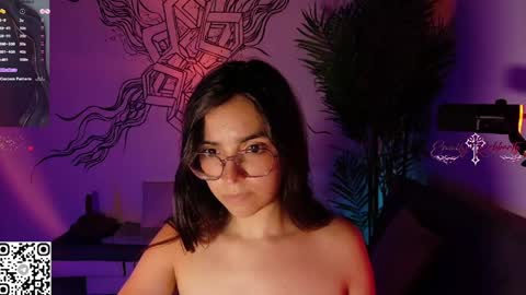 Emmily Roberts online show from April 13, 2:05 am