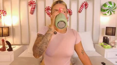 EMILY ROBERTS online show from December 19, 3:24 am