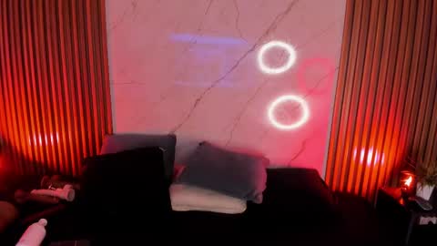   online show from February 12, 9:43 pm