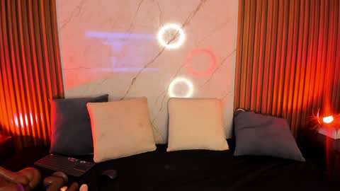   online show from February 3, 8:57 pm