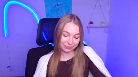 Emilia online show from November 13, 6:38 am