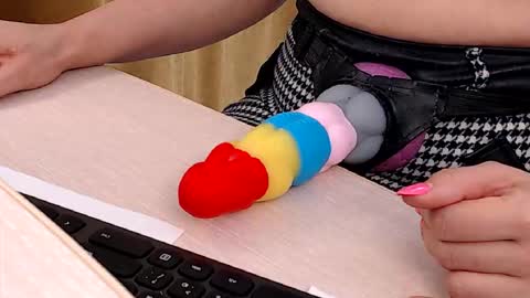 Emilia loki online show from October 23, 7:15 pm