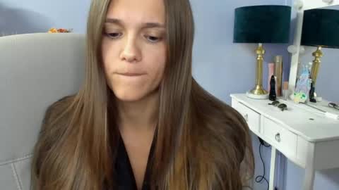 Emilly online show from June 10, 7:07 am