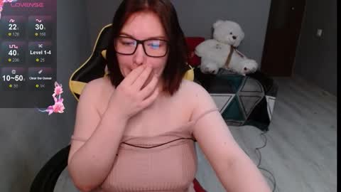 Snapshot of emily_amorre chatting on September 23, 1:43 am Emily 3 online show from September 23, 1:43 am