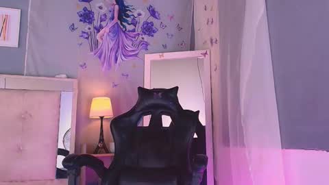 emily_castillo1_ online show from March 21, 8:19 am