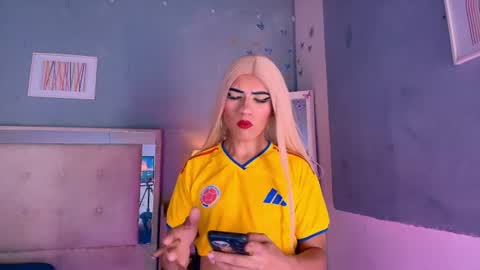 emily_castillo1_ online show from July 4, 5:44 am