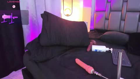 Emi  online show from March 28, 9:16 pm