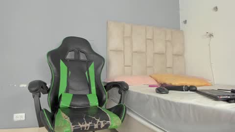 Emi  independent model  online show from January 21, 2:22 am