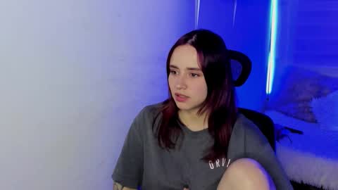 emily_lindey online show from January 14, 4:31 am