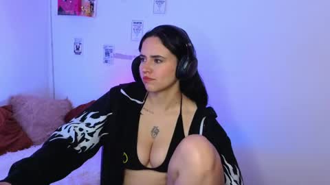 Emily Lindey online show from April 16, 5:18 am