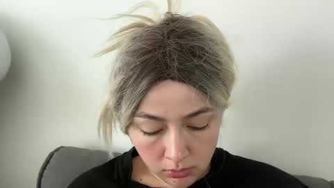 emily_morning_dew online show from September 15, 7:32 am