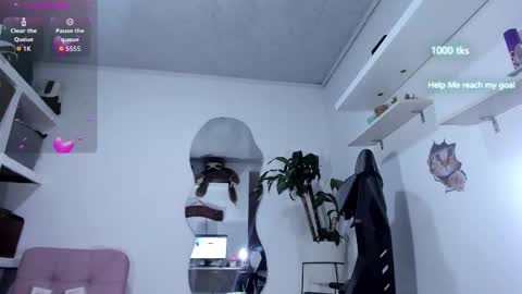 Snapshot of emily_palmeer chatting on September 24, 10:55 am emily_palmeer online show from September 24, 10:55 am