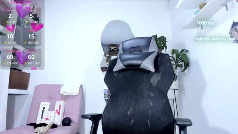 Snapshot of emily_palmeer chatting on September 26, 11:07 am emily_palmeer online show from September 26, 11:07 am