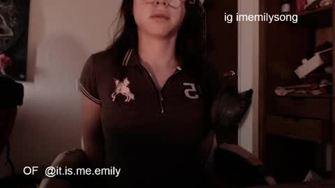 emily_pearl_ online show from April 10, 10:14 pm