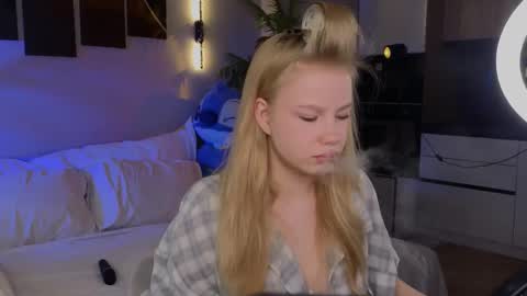 emily shepard online show from April 16, 3:28 am