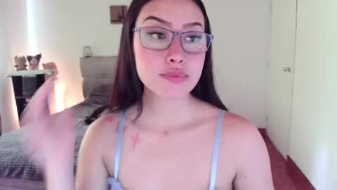 Snapshot of emily_swan_04 chatting on September 11, 9:16 pm Emily  Swan online show from September 11, 9:16 pm