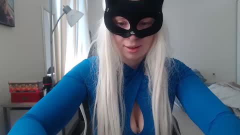 Emily online show from September 15, 7:59 pm