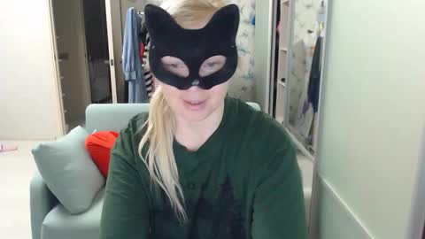 Emily online show from March 28, 5:03 pm