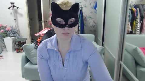 Emily online show from March 22, 4:44 pm