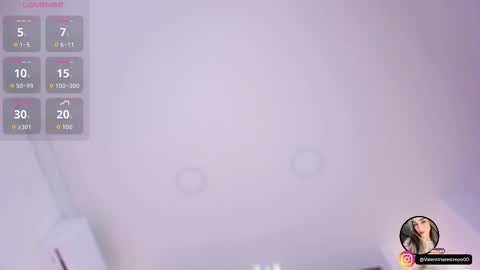 emilyallen_1 online show from October 28, 4:35 am