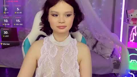 Emilyhaves online show from June 15, 12:52 pm