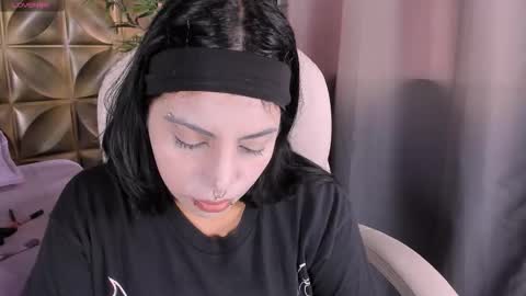 Snapshot of emilydarkwood chatting on October 20, 6:46 pm Emily online show from October 20, 6:46 pm